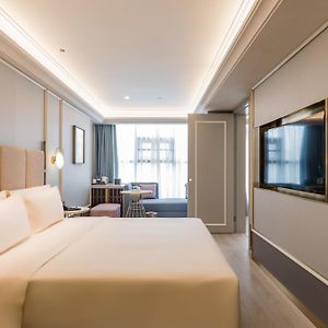 Jimu Family Room Balcony